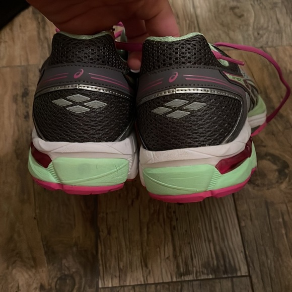 ASICS women’s running shoes - Picture 7 of 8